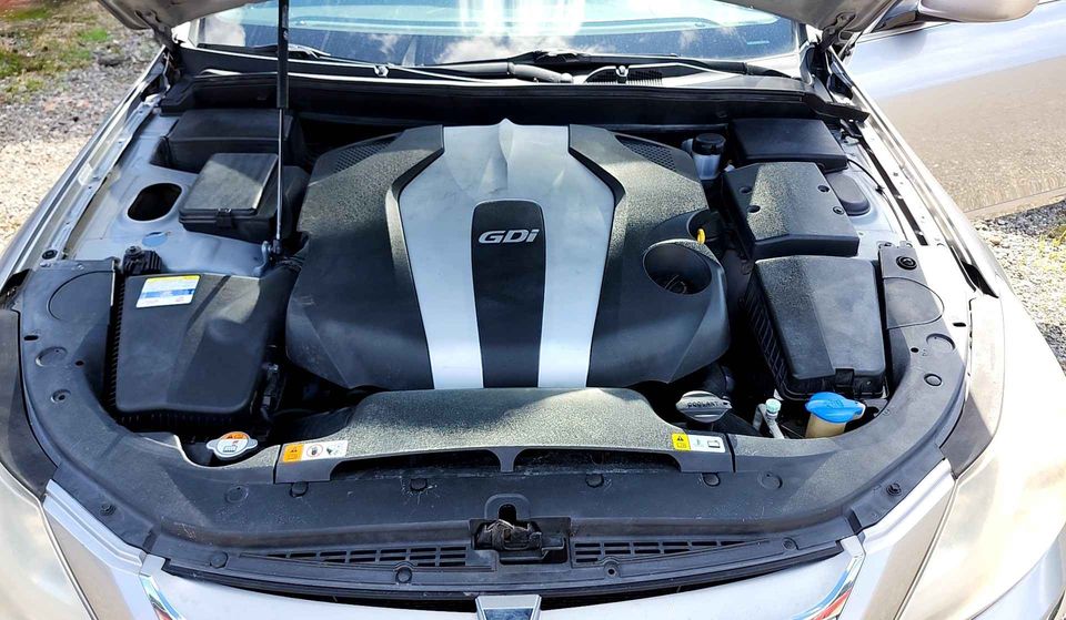 2012 HYUNDIA GENESIS