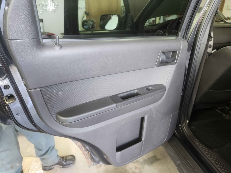 2011 FORD ESCAPE