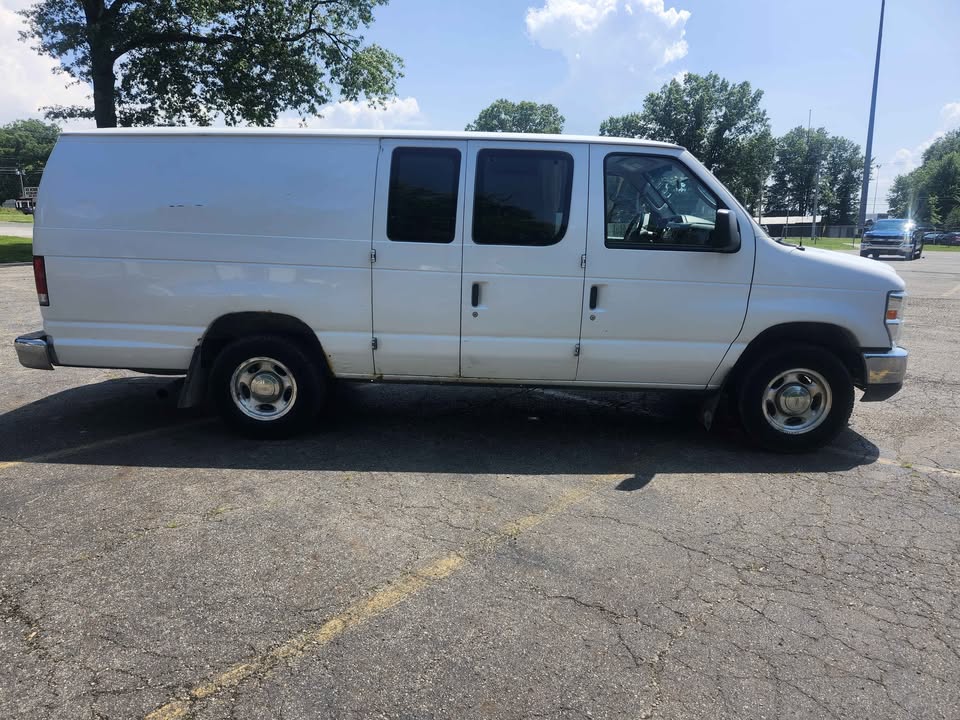 2014 FORD E250 ECONOLINE EXTENDED VAN